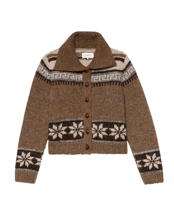 The Nordic Scholar Cardigan by THE GREAT. F25 D2 is a hickory alpaca blend with a large collar and button front, showcasing white and black Fair Isle snowflake patterns for a cozy, classic look.