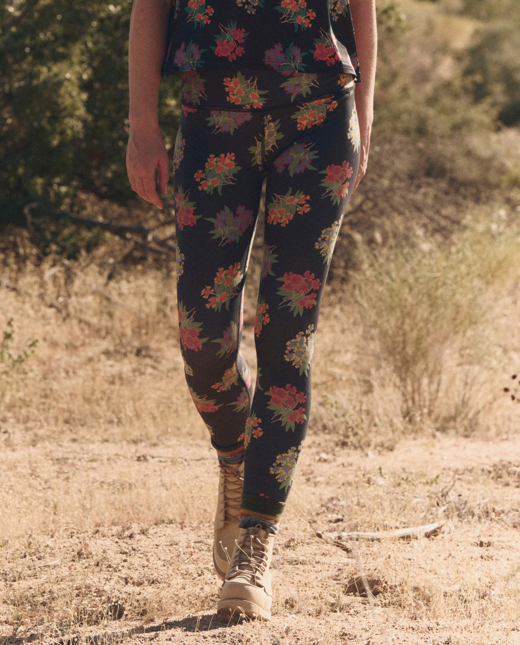 The Journey Legging. -- Black Palisade Floral BOTTOMS THE GREAT. SP24 TGO
