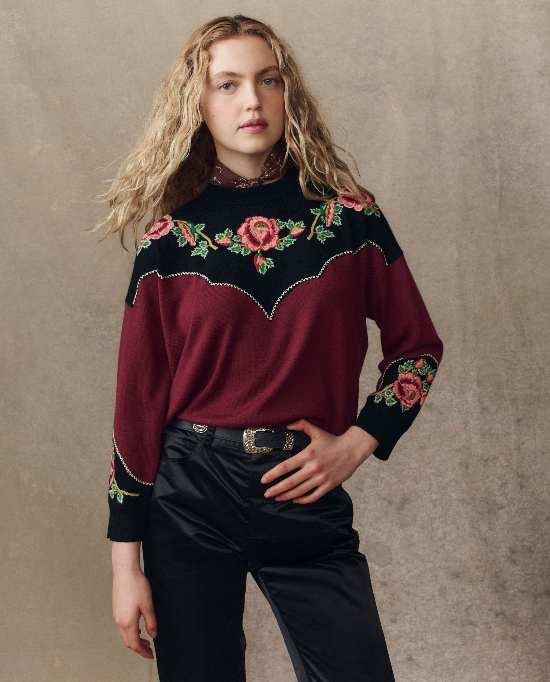 HETIT ROSE WARMER SLEEVES TOP 新品 Social Collision Red Rose Mesh Girls Long-Sleeve Top | Hot Topic
