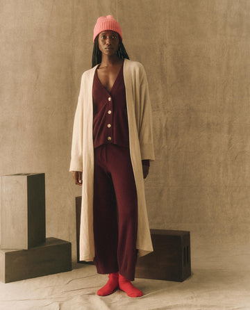 The Sweater Robe. -- Oat ROBE THE GREAT. HOL 22 D2 CASHMERE