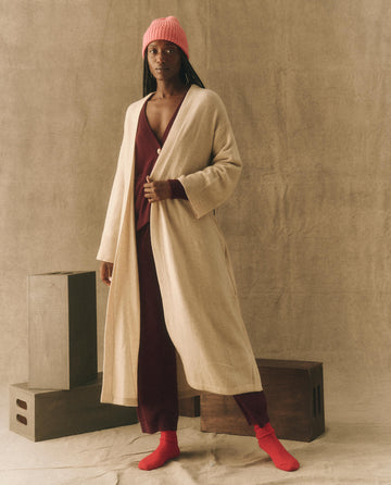 The Sweater Robe. -- Oat ROBE THE GREAT. HOL 22 D2 CASHMERE