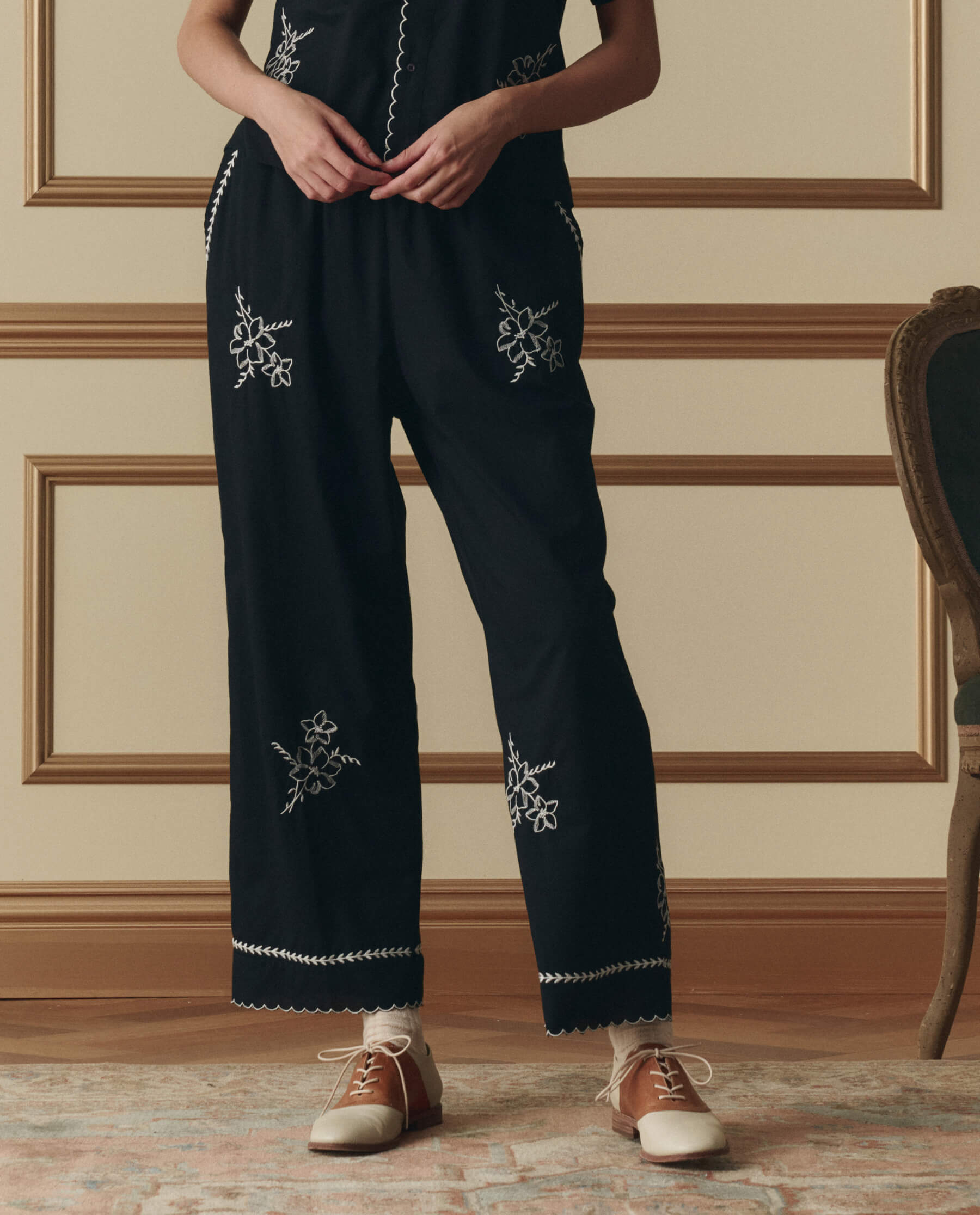 The Weekend Pant W/ Hanky Embroidery. -- Black – The Great.