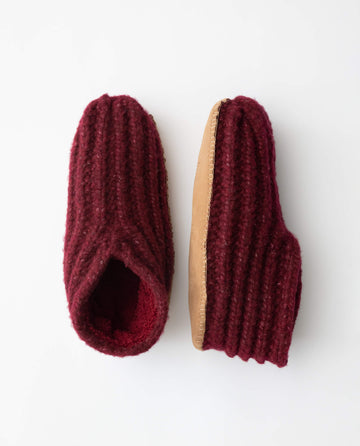 The Bootie Slipper. -- Rhubarb SLEEP SLIPPER THE GREAT. HOL 23 SLEEP