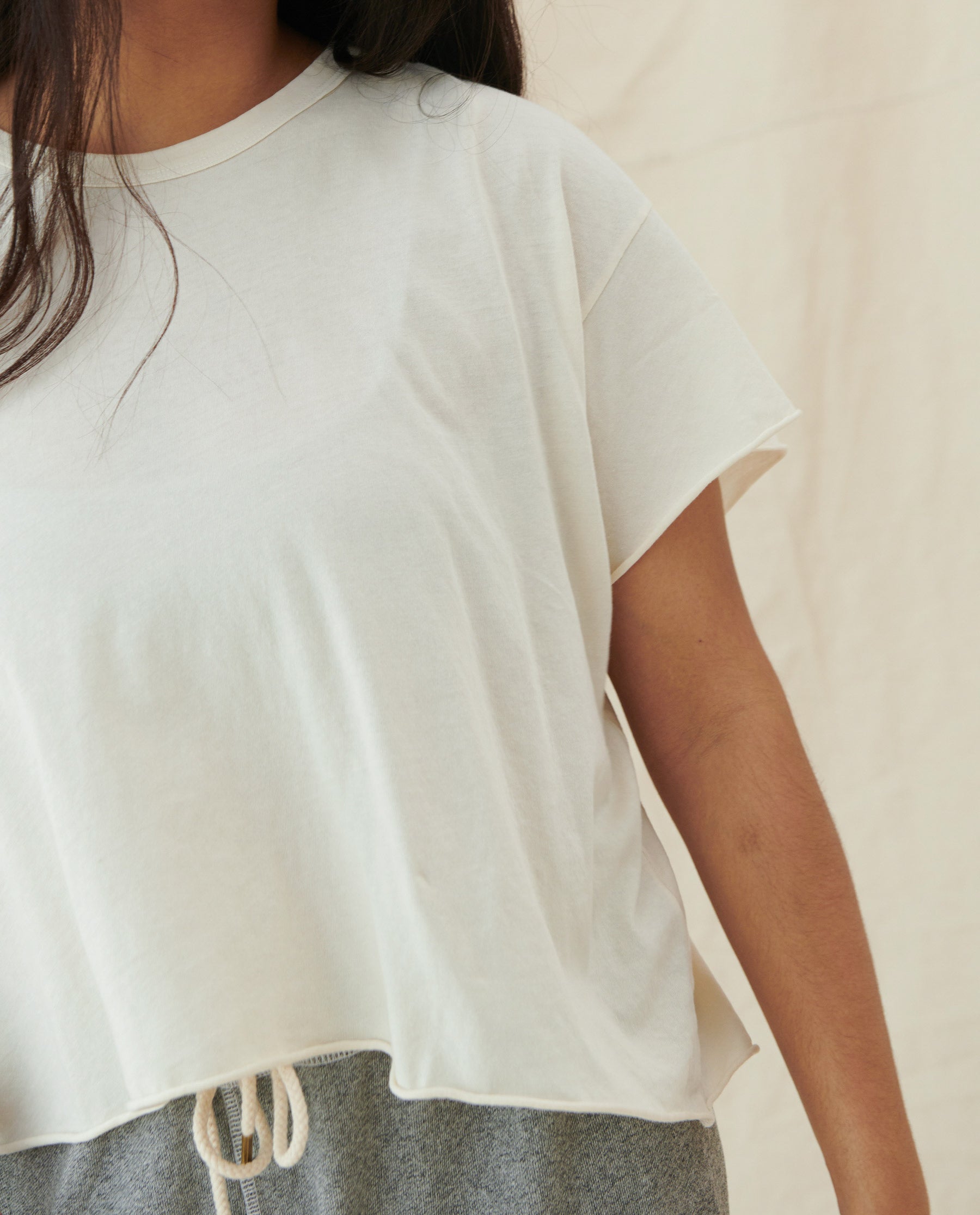 The Crop Tee. Solid -- WASHED WHITE TEES THE GREAT. CORE KNITS