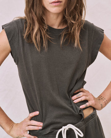 The Peak Shoulder Tee. -- Washed Black TEES THE GREAT. FALL 22 KNITS