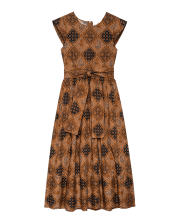 The Tulsa Dress by THE GREAT. F25 D1 features a mid-length, short-sleeved brown cotton poplin with a black geo bandana print, crew neckline, waist tie belt, flattering waist seam, and flared skirt, shown on a plain black background.