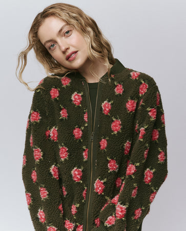 LOOK-70-THE-COLLEGE-SWEATSHIRT