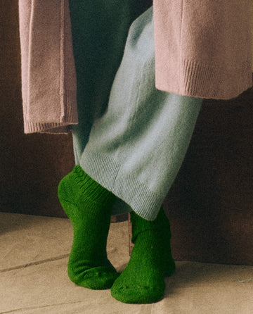 The Cashmere Sock. -- Bright Alpine SOCKS THE GREAT. HOL 22 D2 CASHMERE