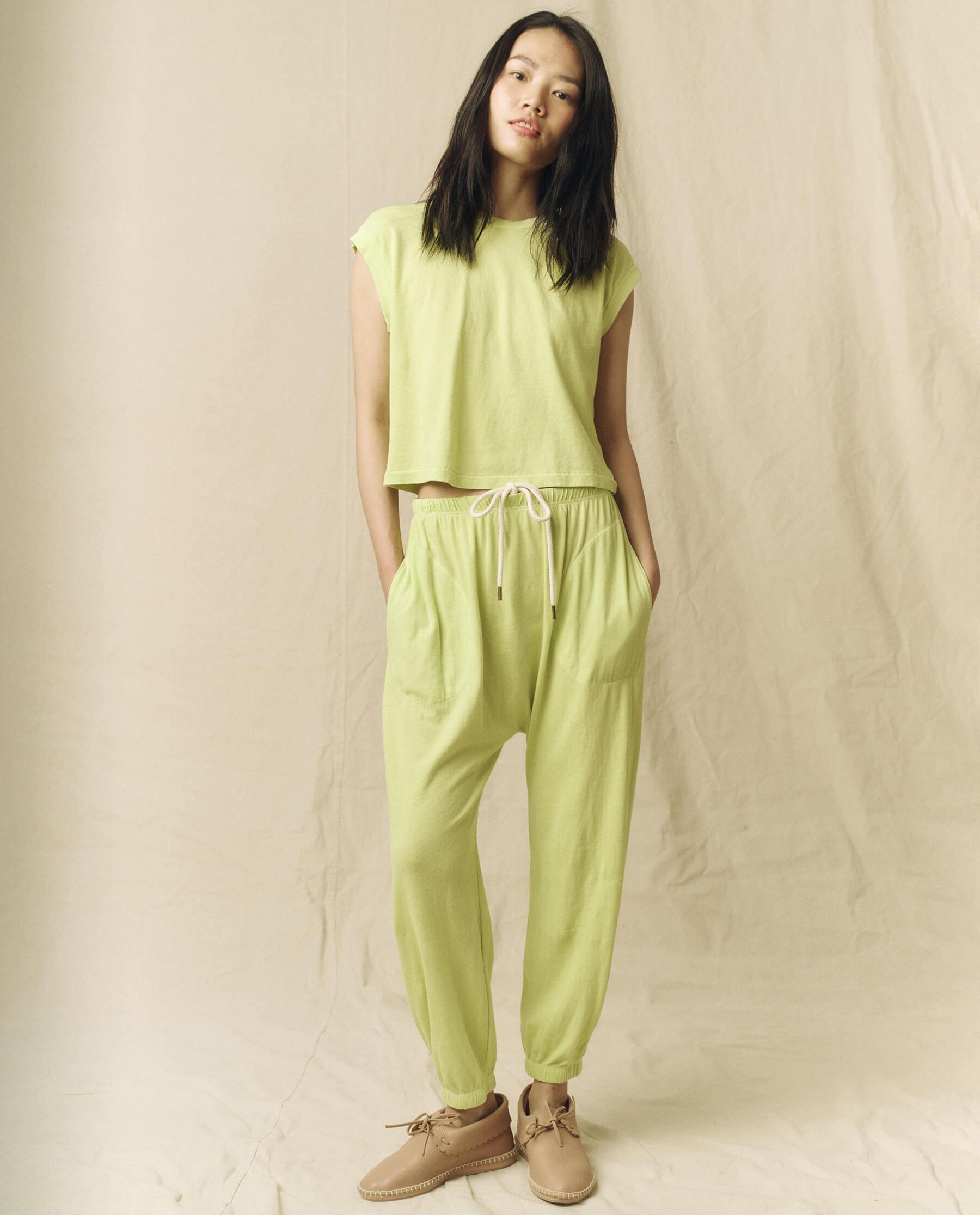 The Jersey Jogger Pant. -- Lime Zest SWEATPANTS THE GREAT. SU23 KNITS