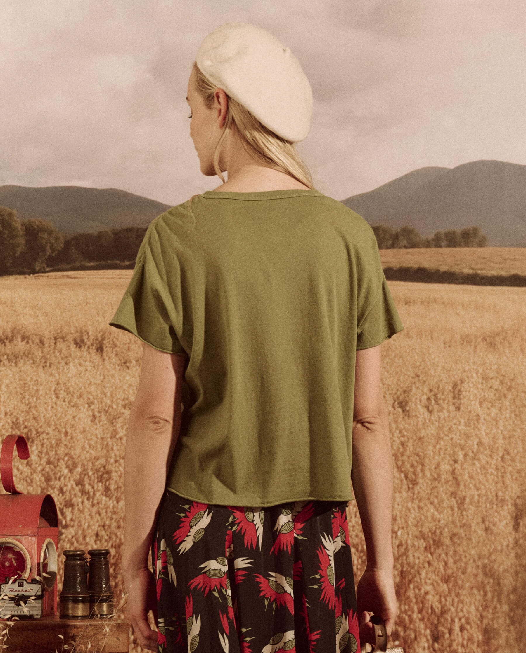 The Crop Tee. Graphic -- Vintage Army with Mountain Resort Graphic TEES THE GREAT. SP24 D1