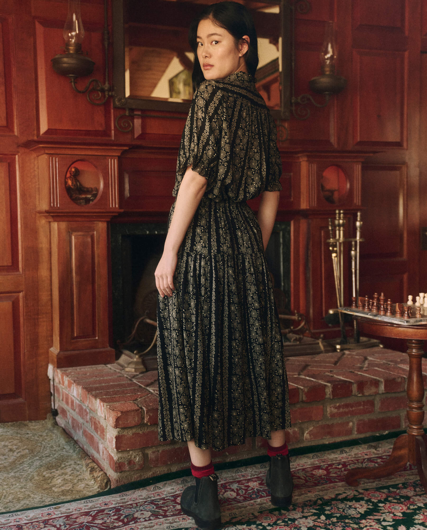 The Kerchief Top. -- Black and Cream Token Floral