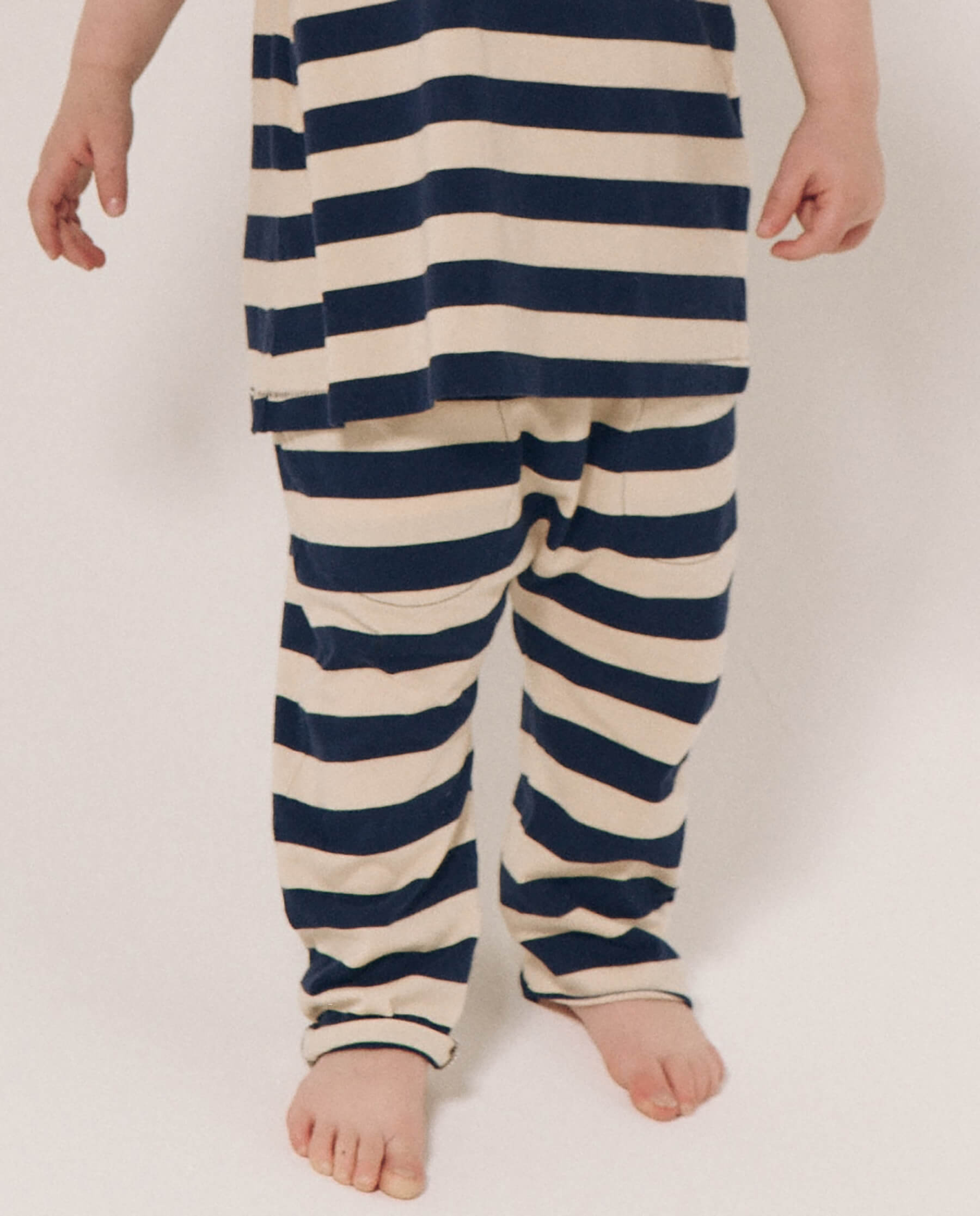 The Little Jersey Crop. Novelty -- Navy and Cream Scholar Stripe SWEATPANTS THE GREAT. PS24 LITTLE