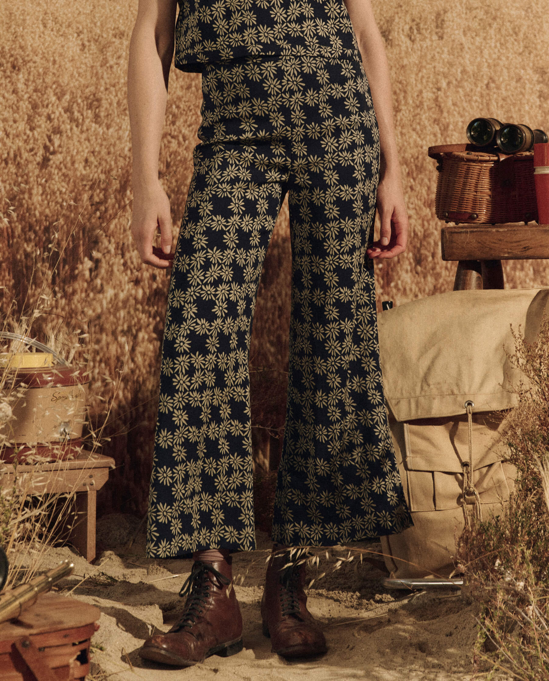 The Dance Pant. -- Navy Scattered Daisy
