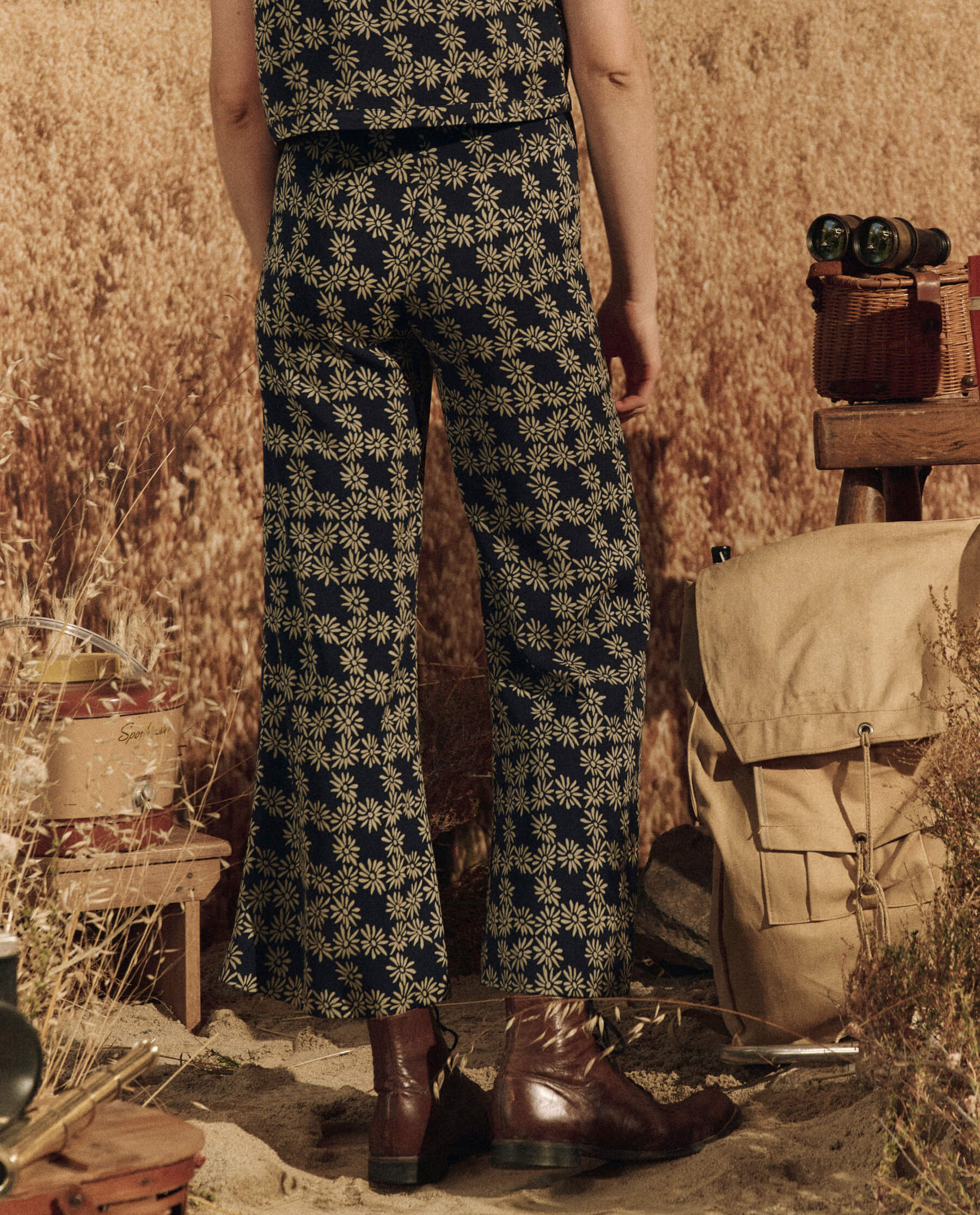 The Dance Pant. -- Navy Scattered Daisy
