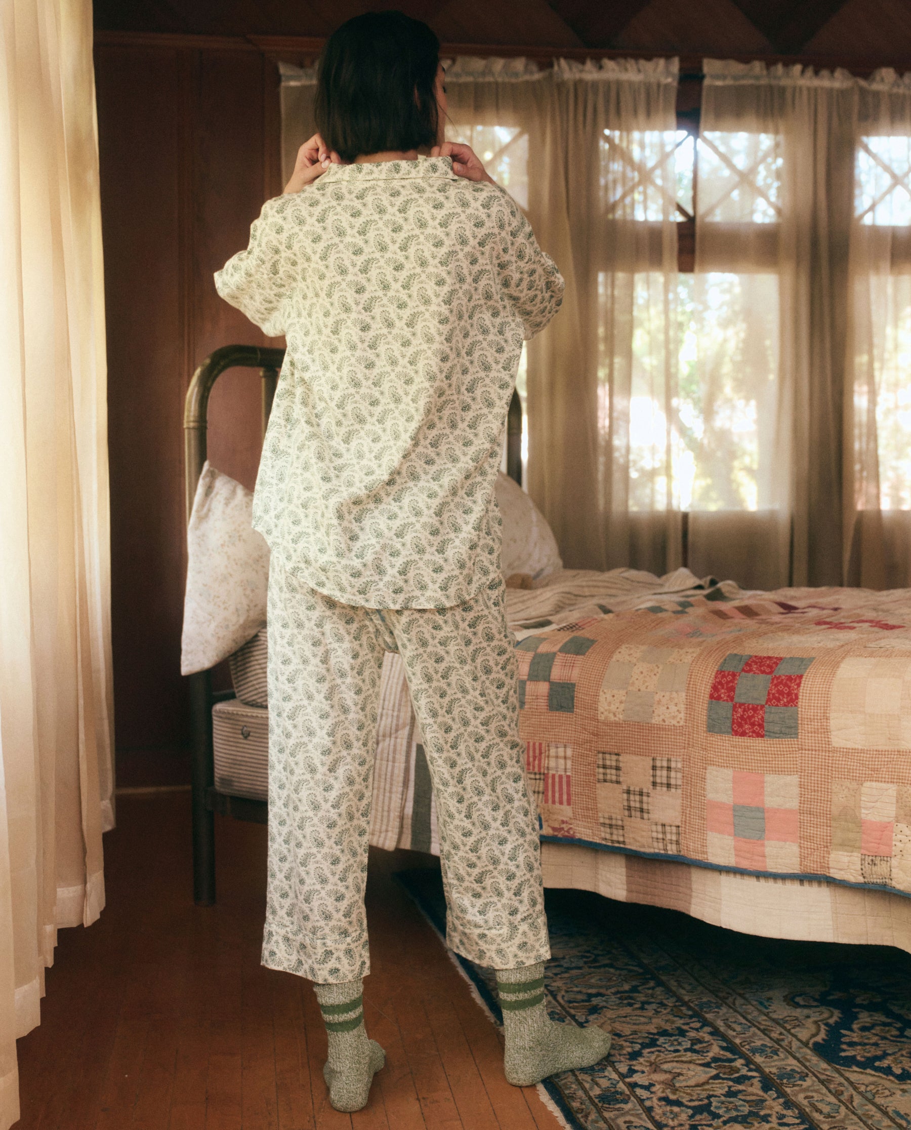 The Pajama Pant. -- Washed White with Pine Vintage Paisley SLEEP BOTTOM THE GREAT. HOL 23 SLEEP SALE
