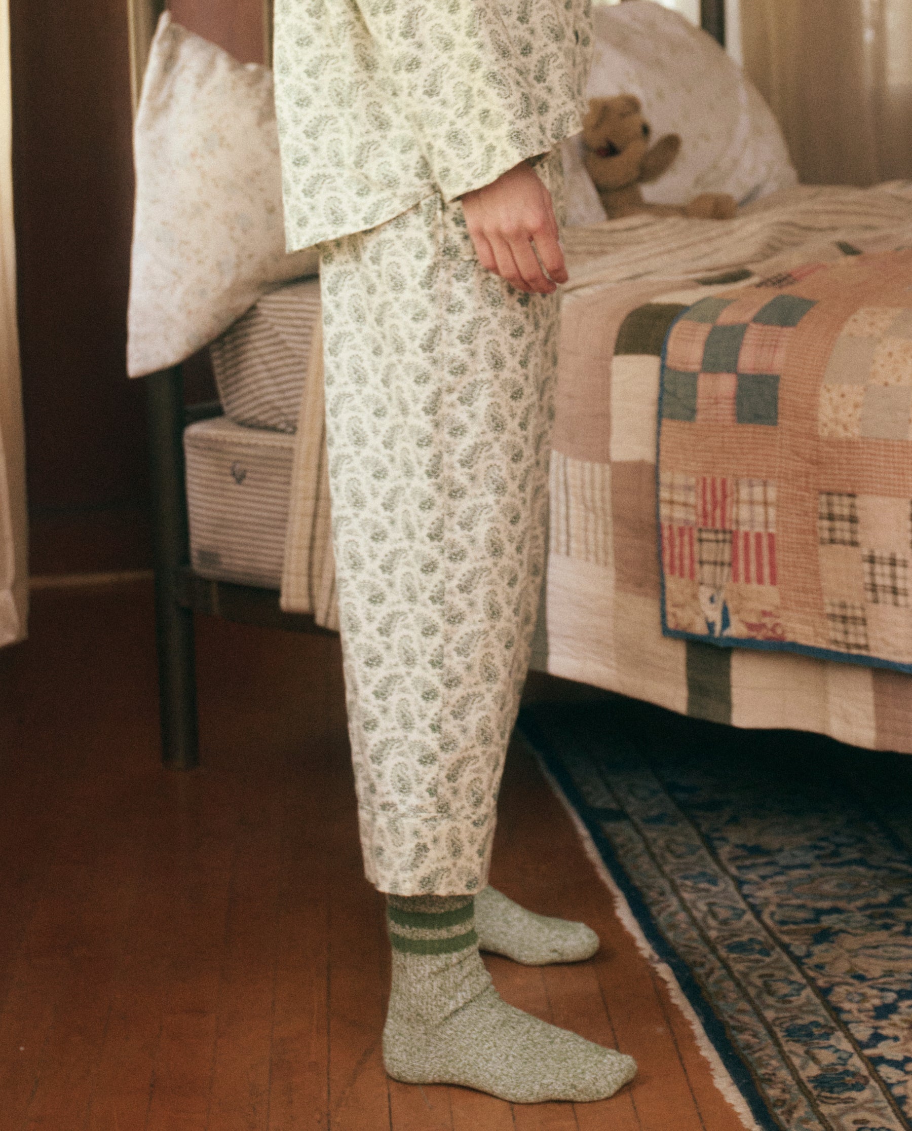 The Pajama Pant. -- Washed White with Pine Vintage Paisley SLEEP BOTTOM THE GREAT. HOL 23 SLEEP SALE