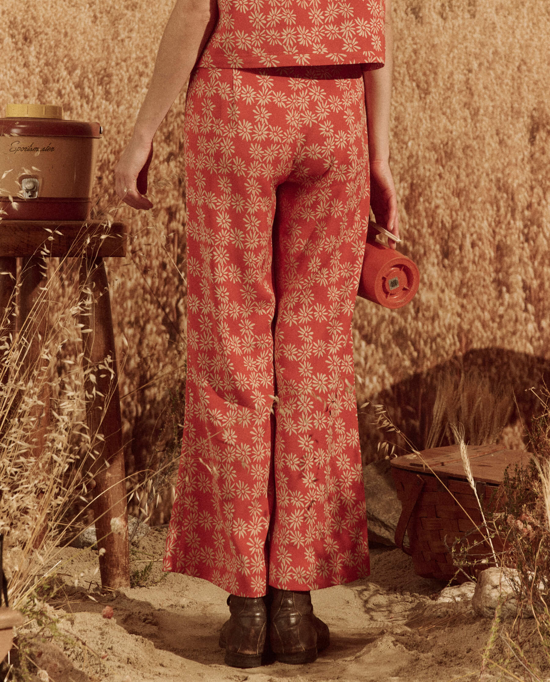 The Dance Pant. -- Desert Red Scattered Daisy BOTTOMS THE GREAT. SP24 D1