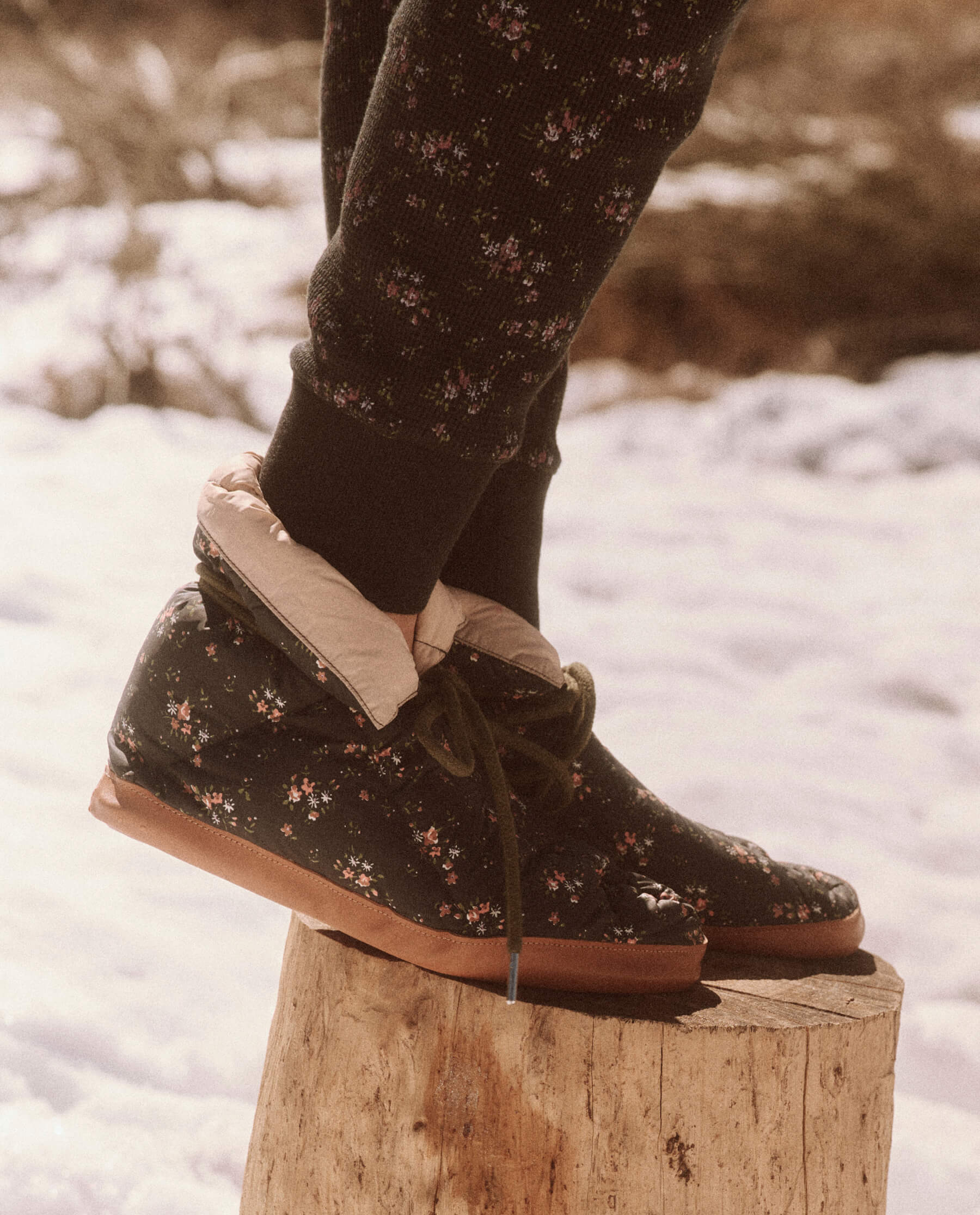 The Down Quilted Puffer Slipper. -- Wilderness Floral and Powder Pink