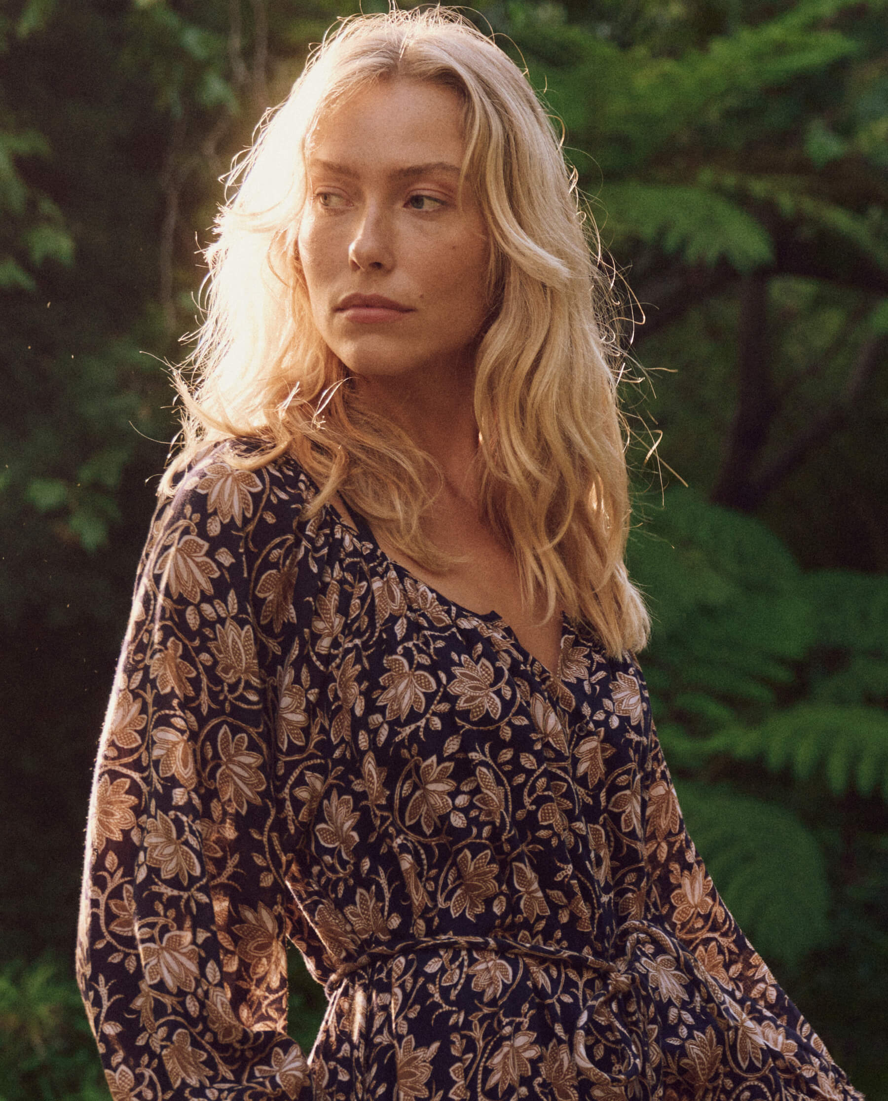 The Shoreline Cover-Up. -- Black Oasis Floral COVER-UP DRESSES THE GREAT. SP24 SWIM