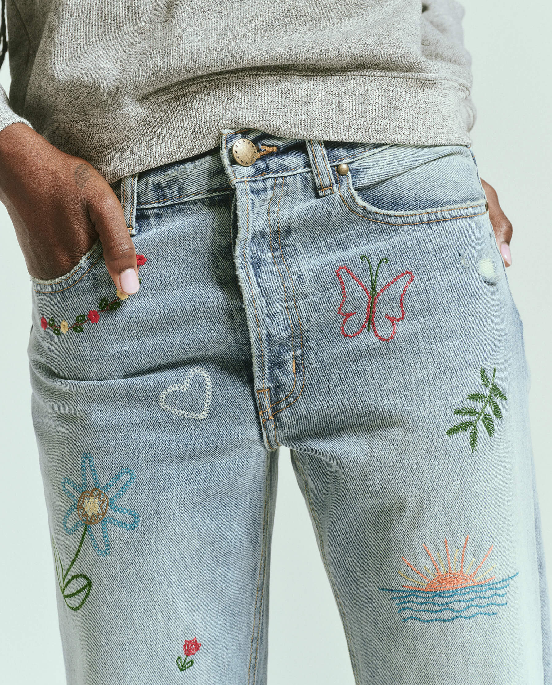 The Embroidered Wayne Jean. -- Kentucky Wash DENIM BOTTOMS THE GREAT. SU23 EMBROIDERY