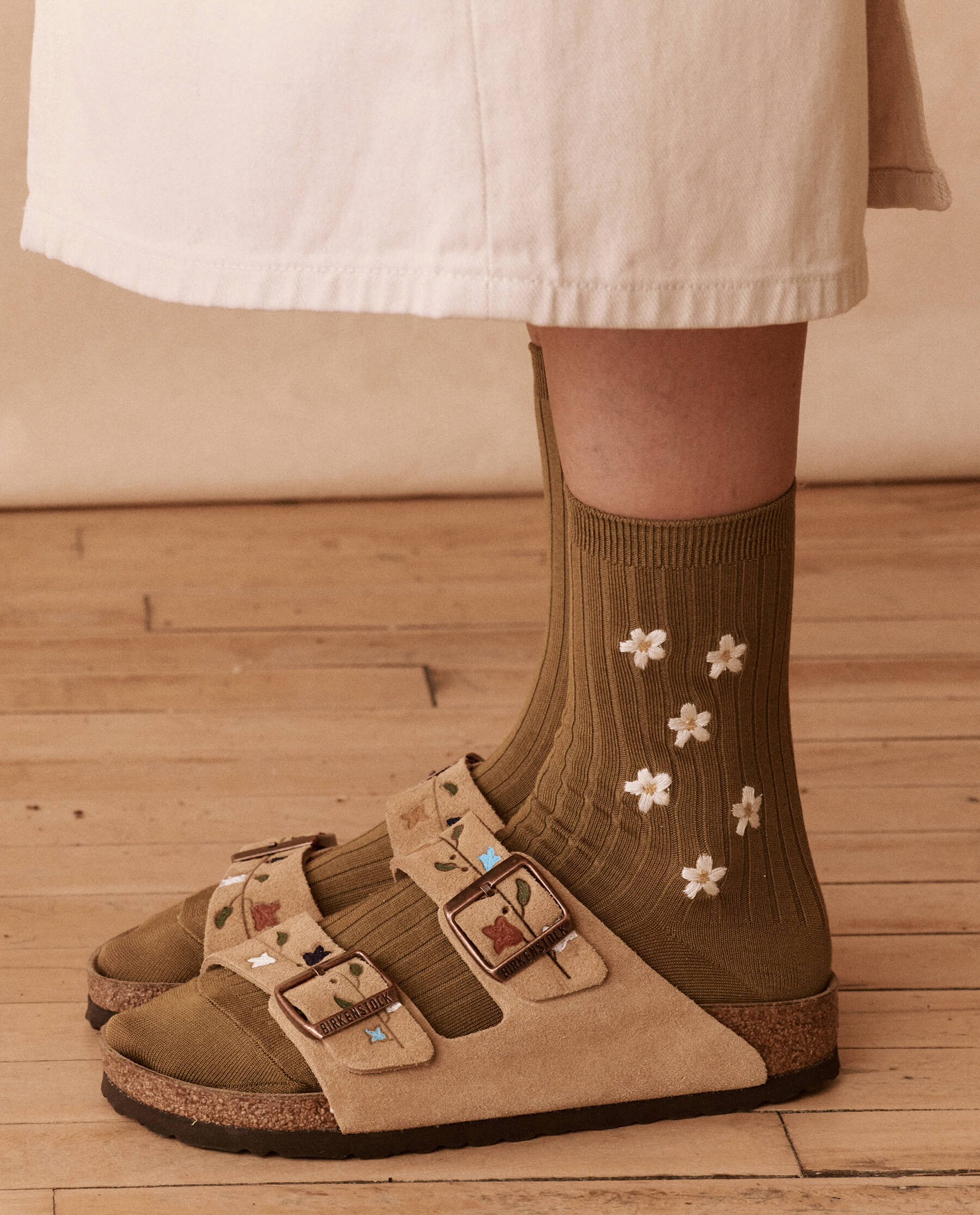 The Ribbed Sock with Daisy Embroidery. -- Citron with Cream Daisies