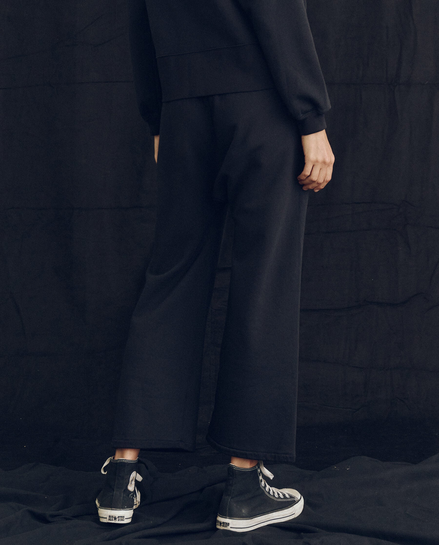 The Relay Sweatpant. Solid -- Almost Black SWEATPANTS THE GREAT. PS24 LOFTY KNITS