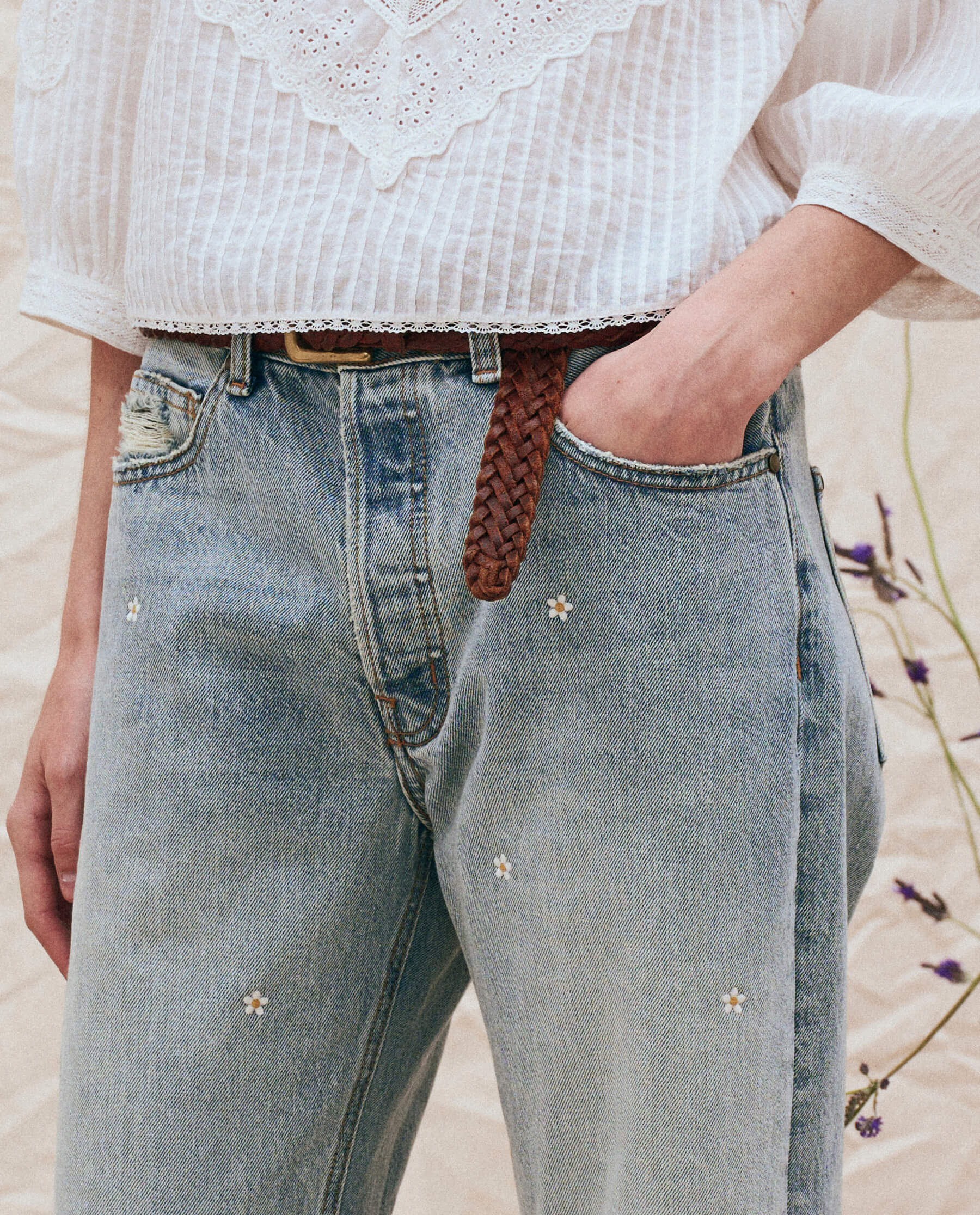 The Wayne Jean. -- Kentucky Wash with Embroidered Daisies DENIM PANTS THE GREAT. SP24 BIRKENSTOCK