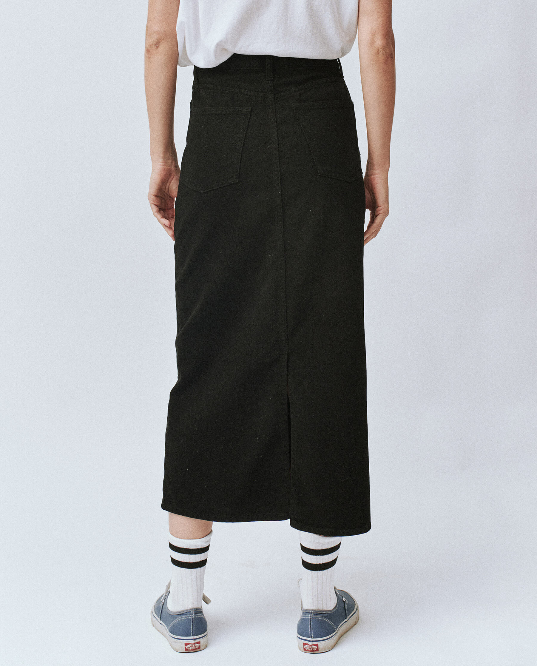 The Column Skirt. -- Black SKIRTS THE GREAT. FALL 24 D1