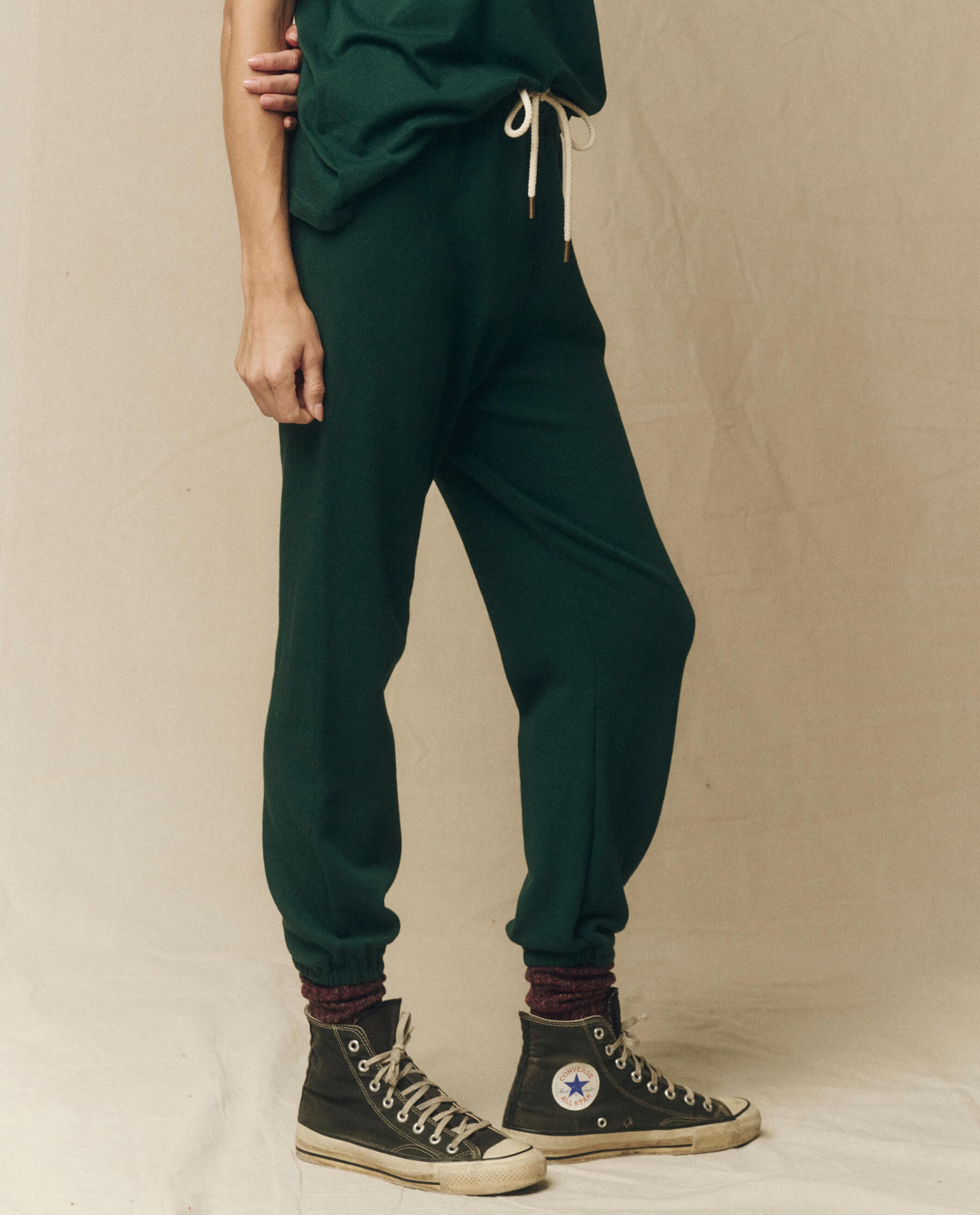 The Stadium Sweatpant. Solid -- Green Grove SWEATPANTS THE GREAT. FALL 23 KNITS