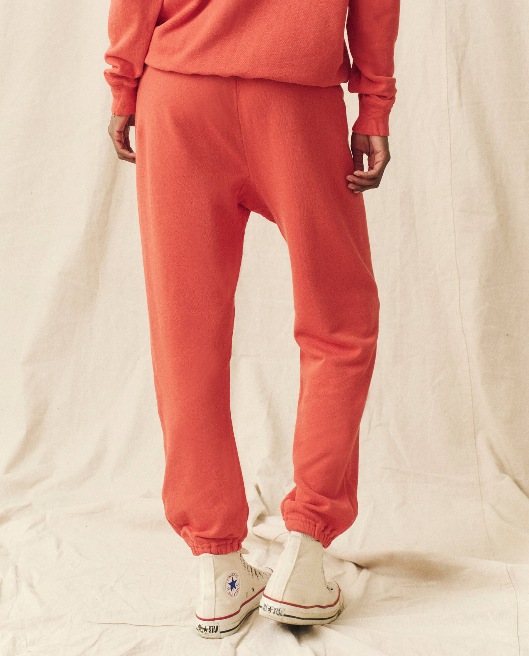 The Stadium Sweatpant. Solid -- Heirloom Tomato SWEATPANTS THE GREAT. PS24 KNITS D1