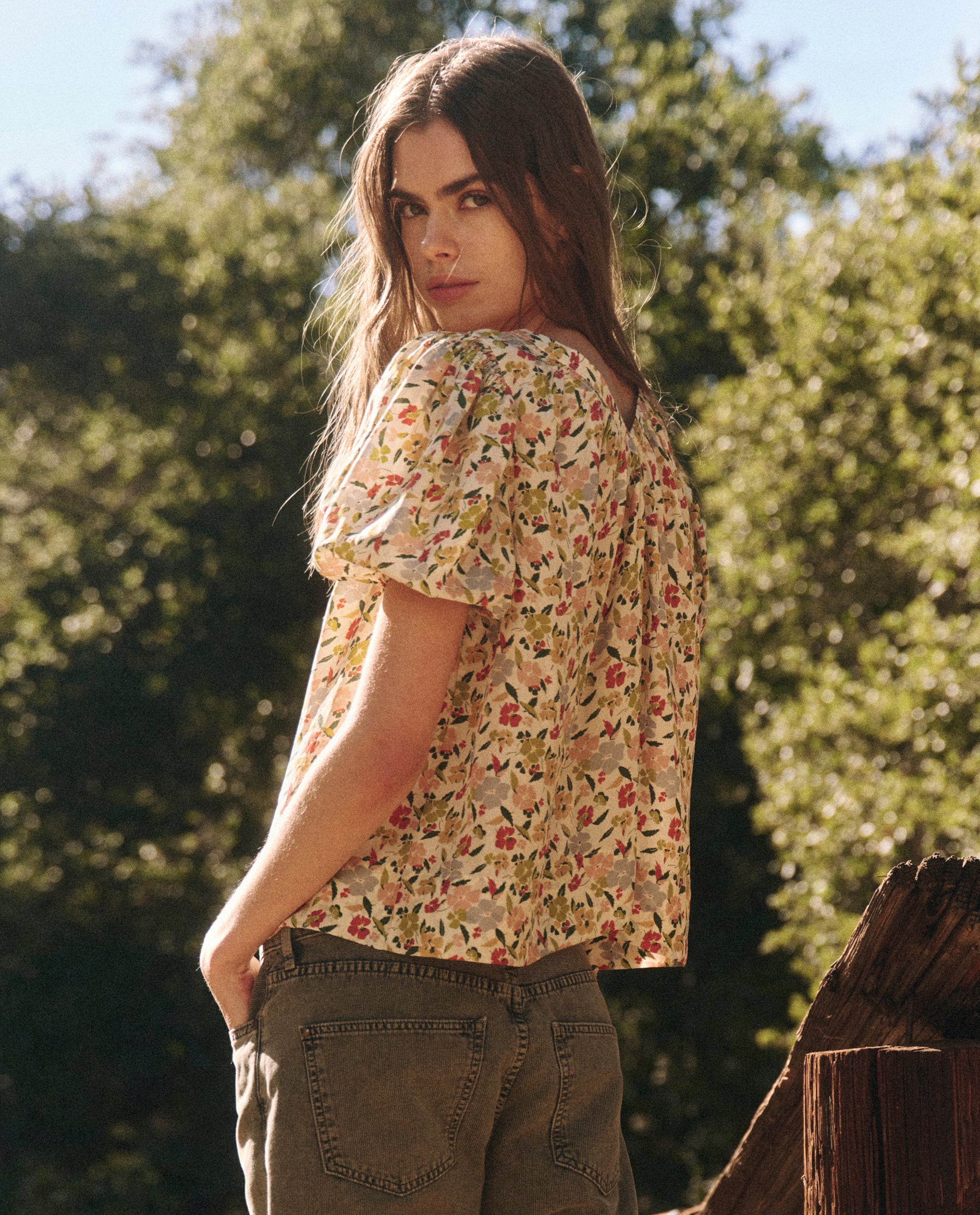 The Bungalow Top. -- Floating Petals Floral