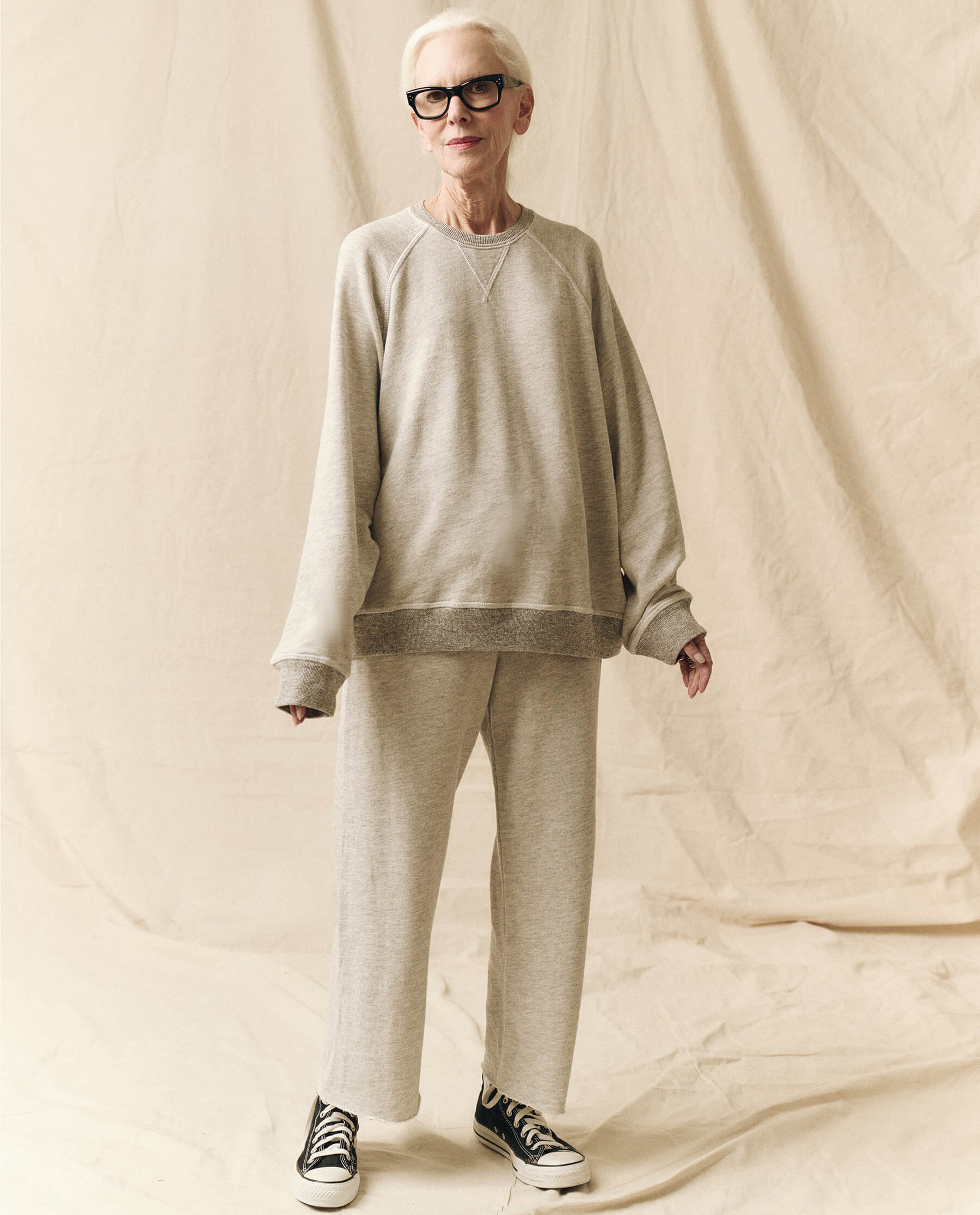 The Slouch Sweatshirt. Solid -- Soft Heather Grey SWEATSHIRTS THE GREAT. FALL 23 SOFT HEATHER GREY
