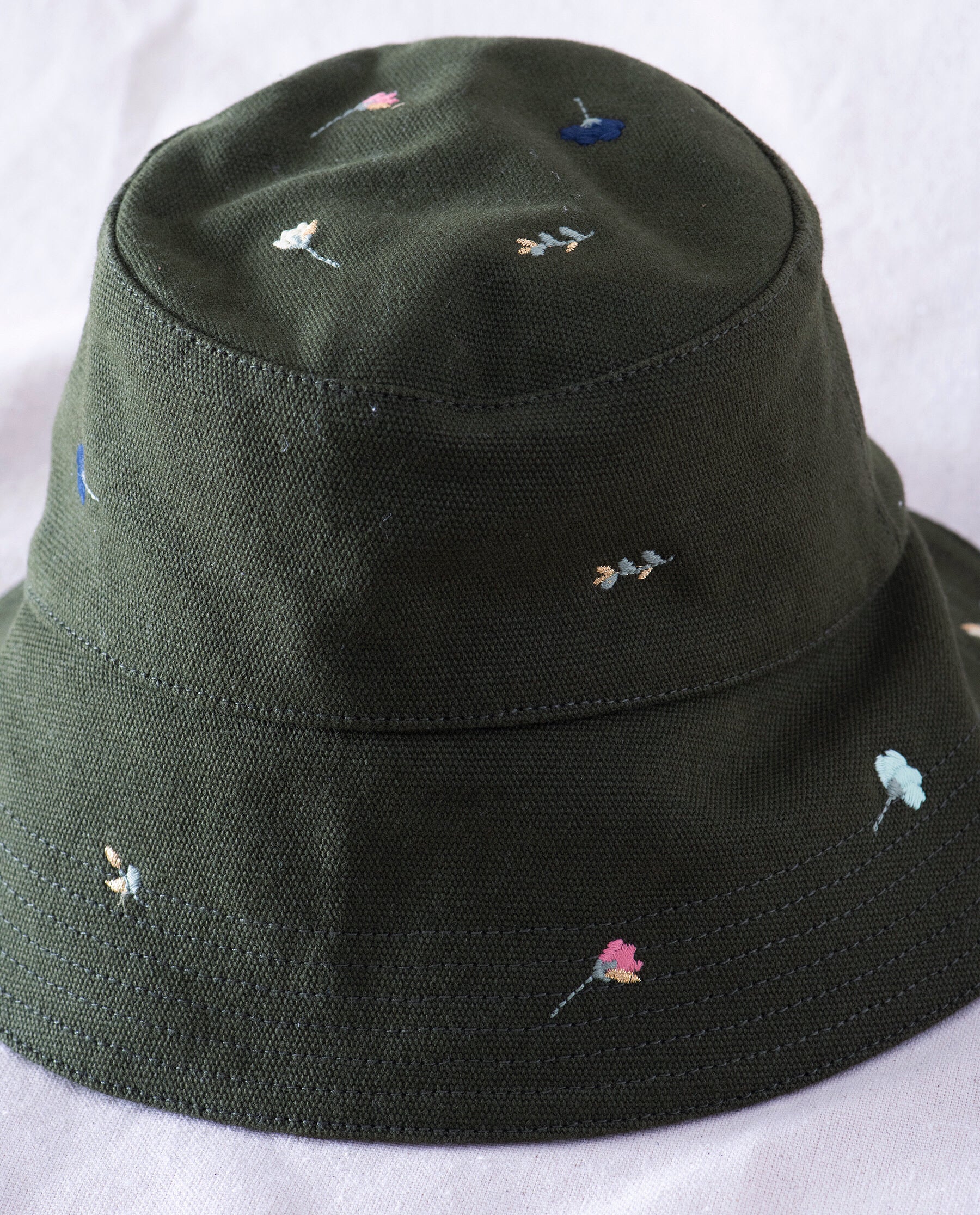 The Bucket Hat. -- Army with Tossed Floral Embroidery – The Great.