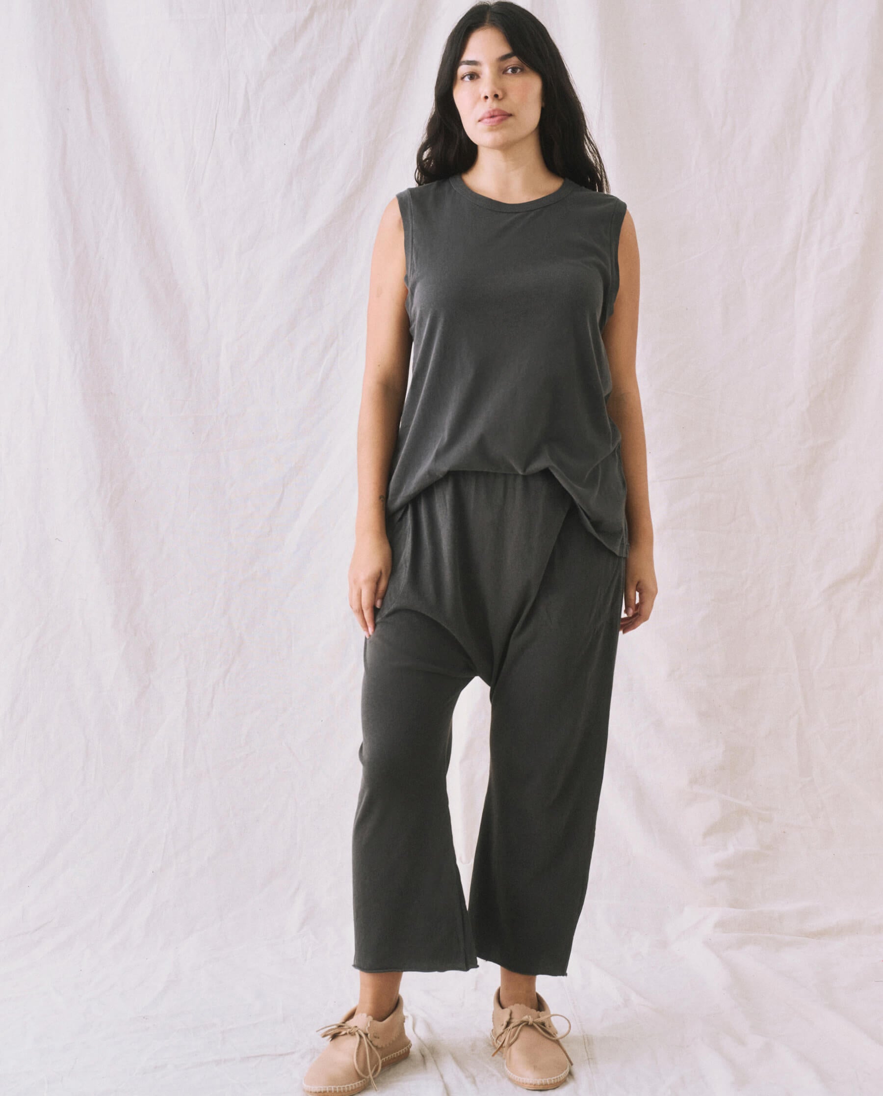 The Jersey Crop. -- Washed Black SWEATPANTS THE GREAT. CORE KNITS