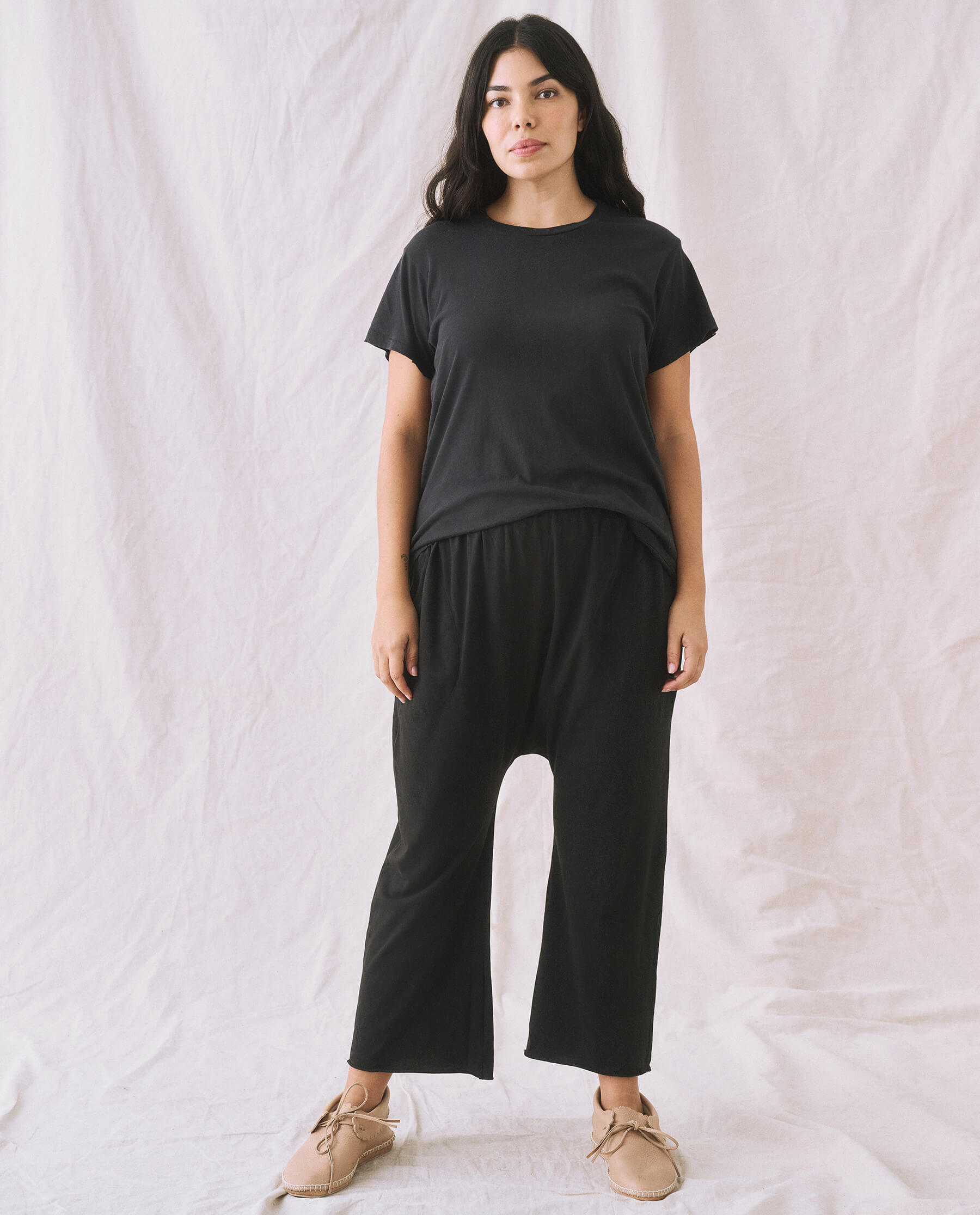 The Jersey Crop. -- Almost Black SWEATPANTS THE GREAT. CORE KNITS