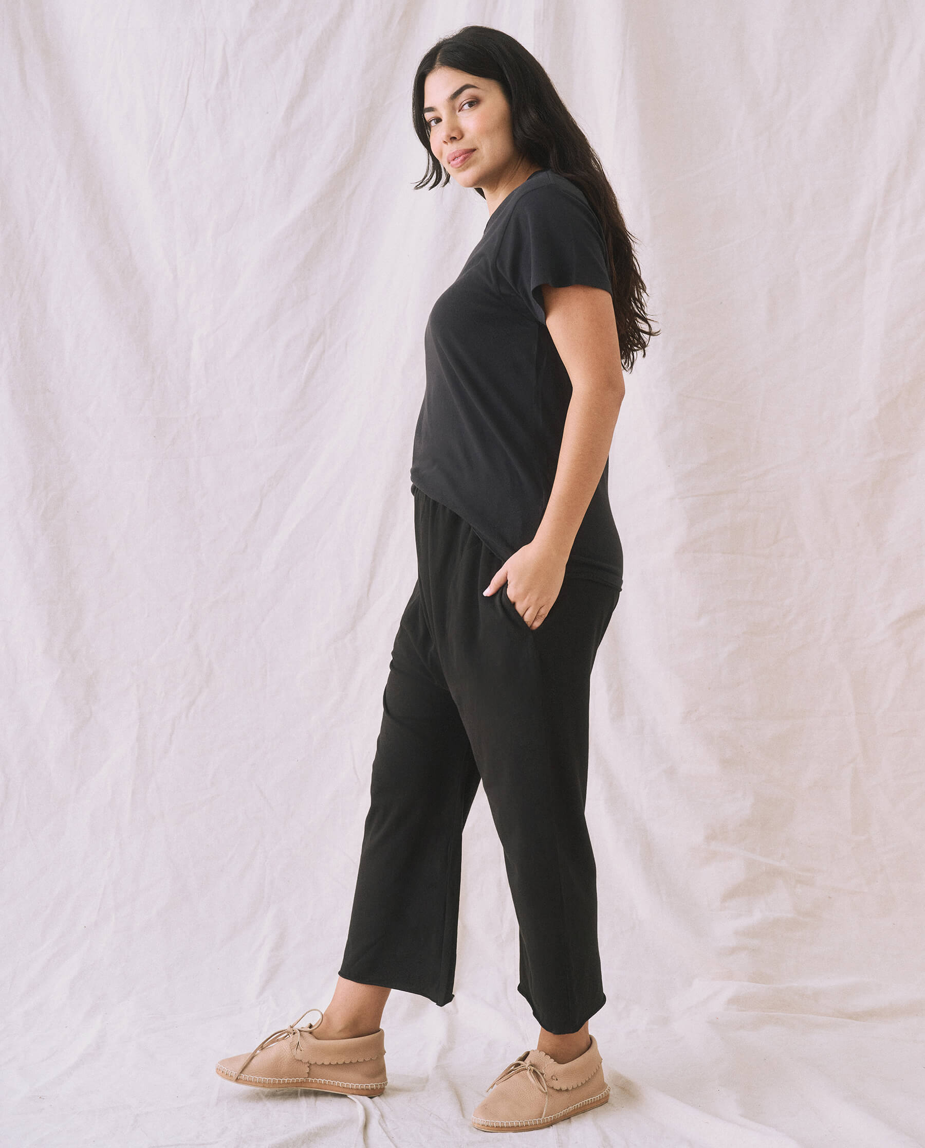 The Jersey Crop. -- Almost Black SWEATPANTS THE GREAT. CORE KNITS