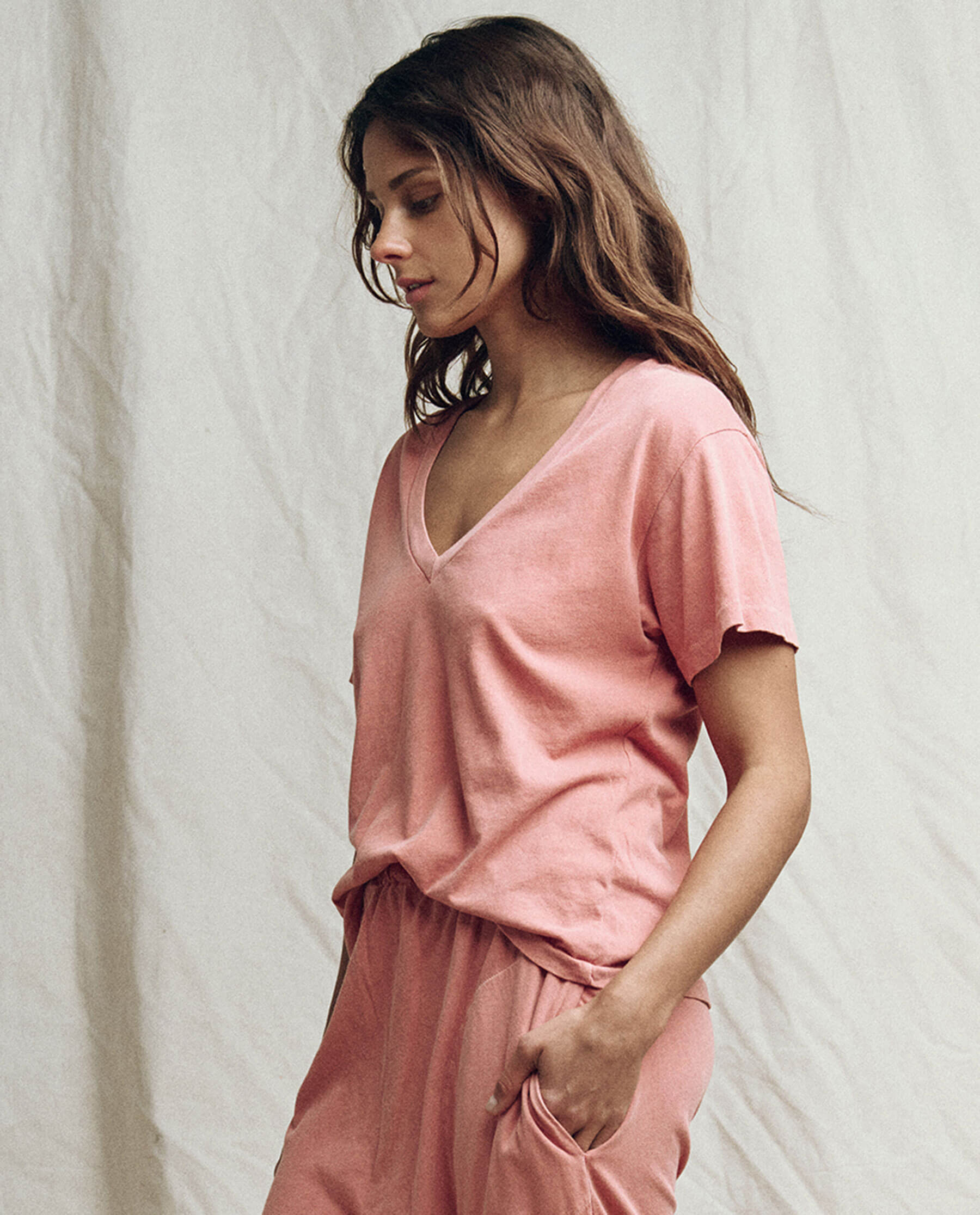 The V-Neck Tee. Solid -- Rose TEES THE GREAT. SP23 KNITS