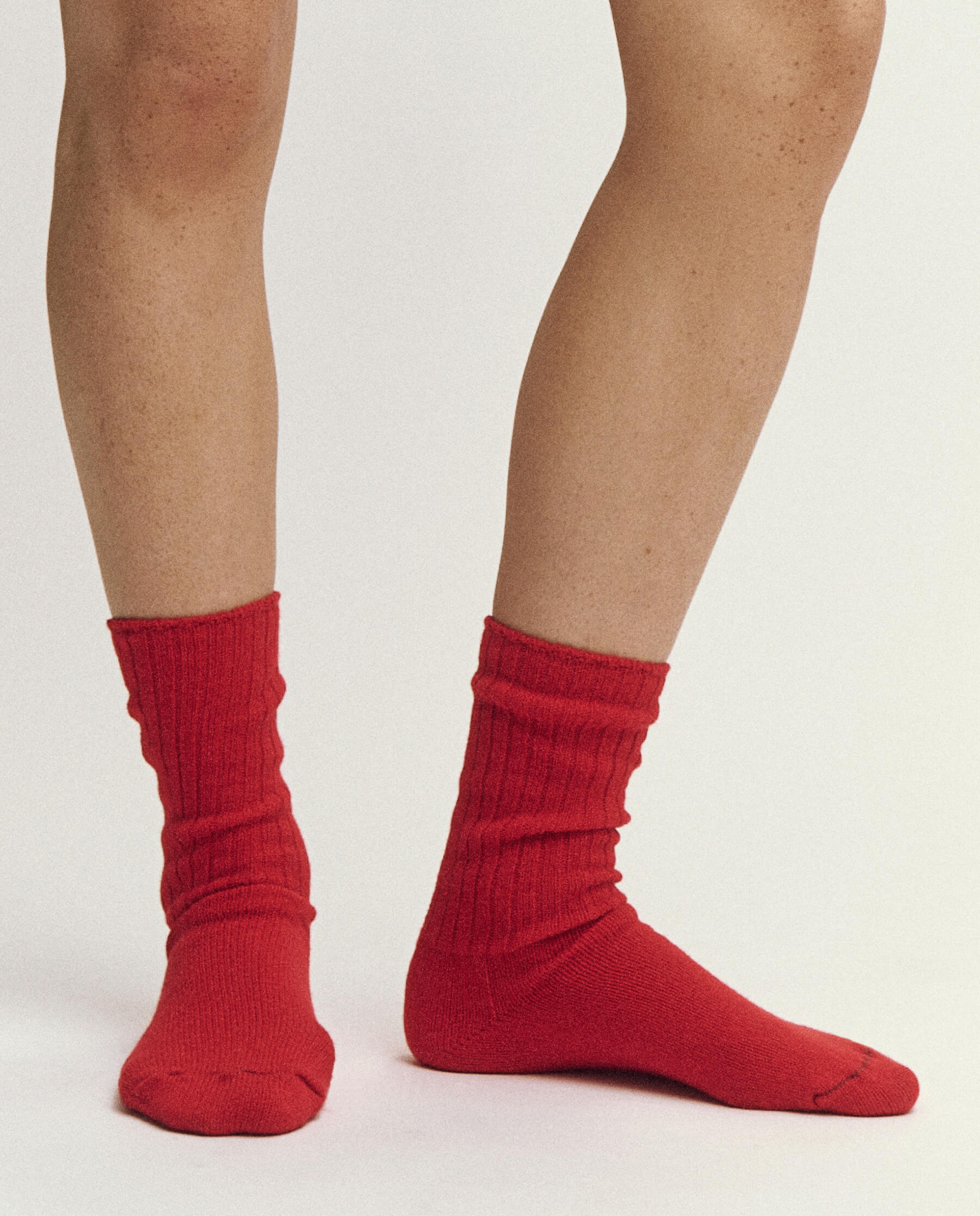 The Cashmere Sock. -- Bright Red SOCKS THE GREAT. HOL 22 D2 CASHMERE