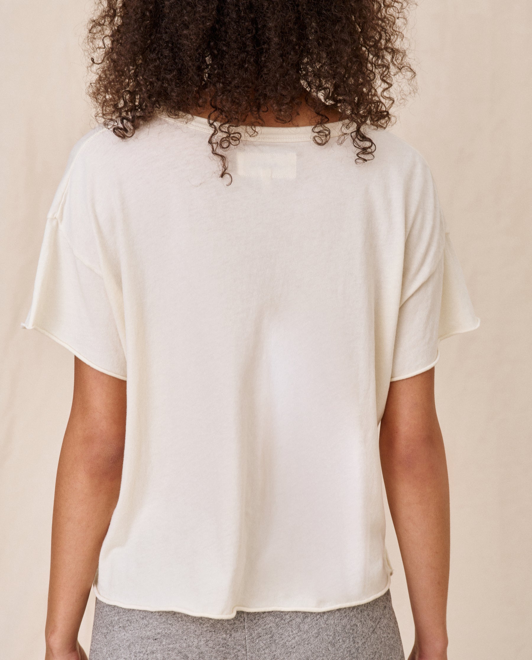 The Crop Tee. Solid -- WASHED WHITE TEES THE GREAT. CORE KNITS