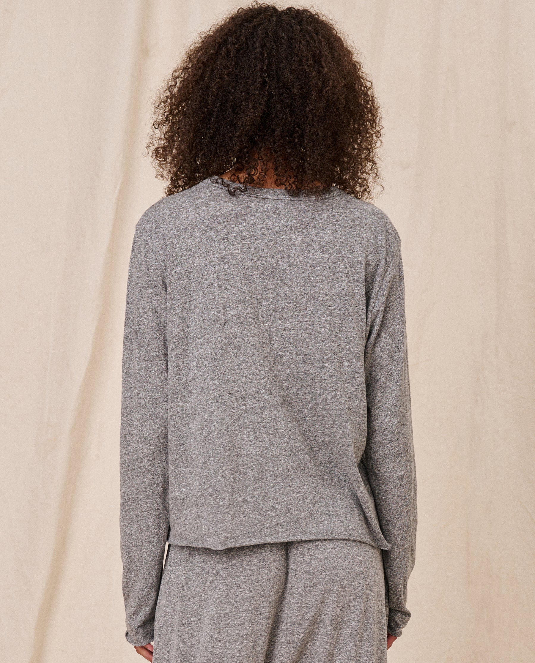 The Long Sleeve Crop Tee. -- Heather Grey TEES THE GREAT. CORE KNITS