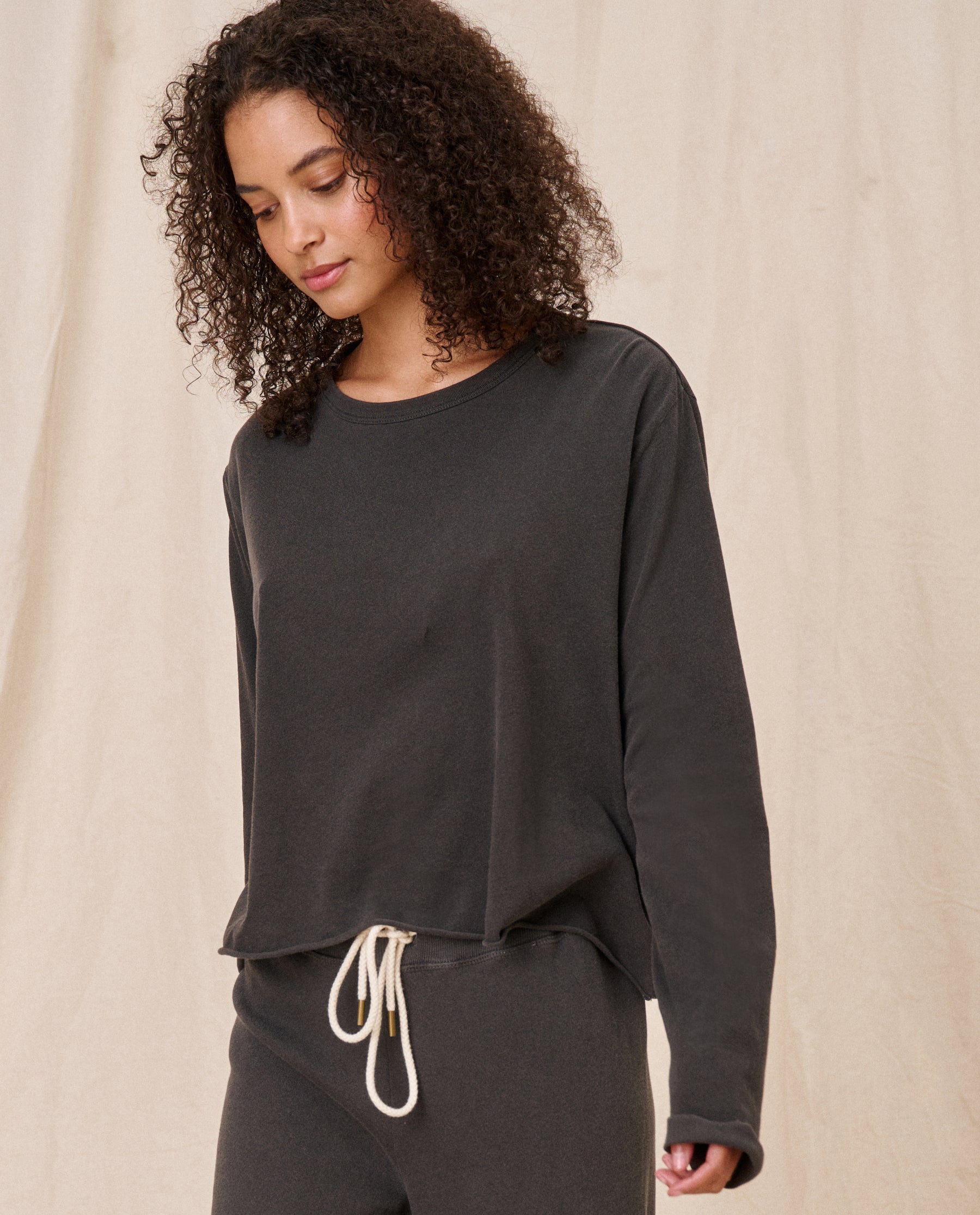 The Long Sleeve Crop Tee. - Washed Black - THE GREAT. – The Great.