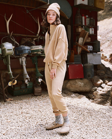The Trail Sweatshirt. -- Oat SWEATSHIRTS THE GREAT. FALL21 D1 SALE